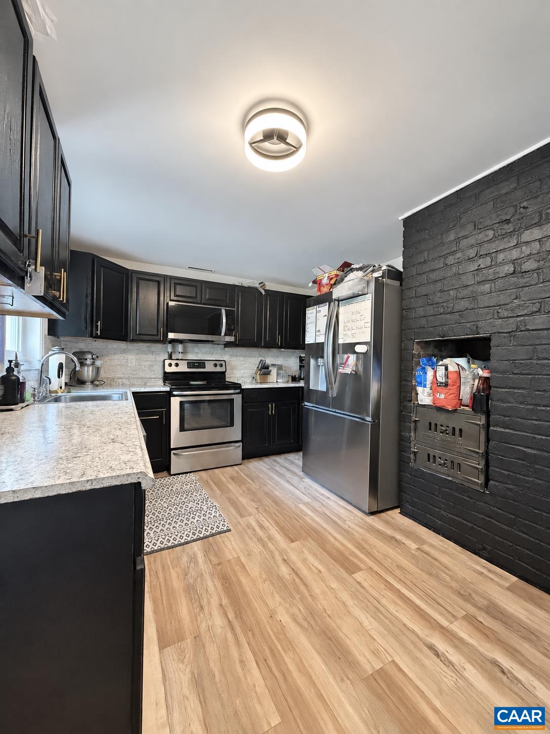 596 NORTH LAKESHORE DR