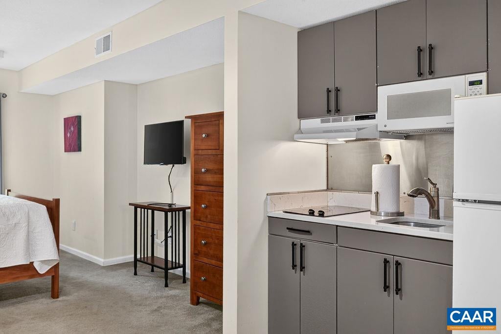 2076 STONE RIDGE CONDOS