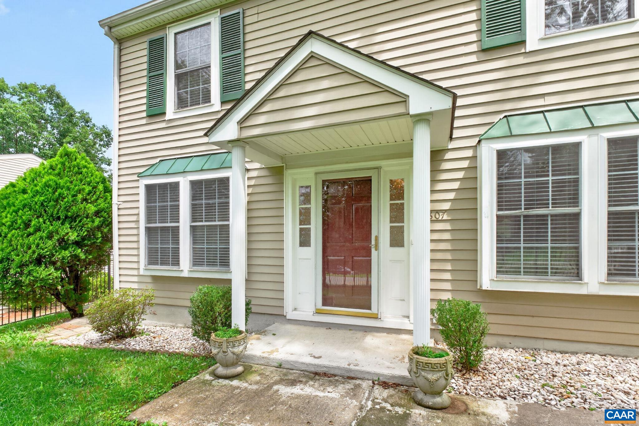 807 WATSON AVE
