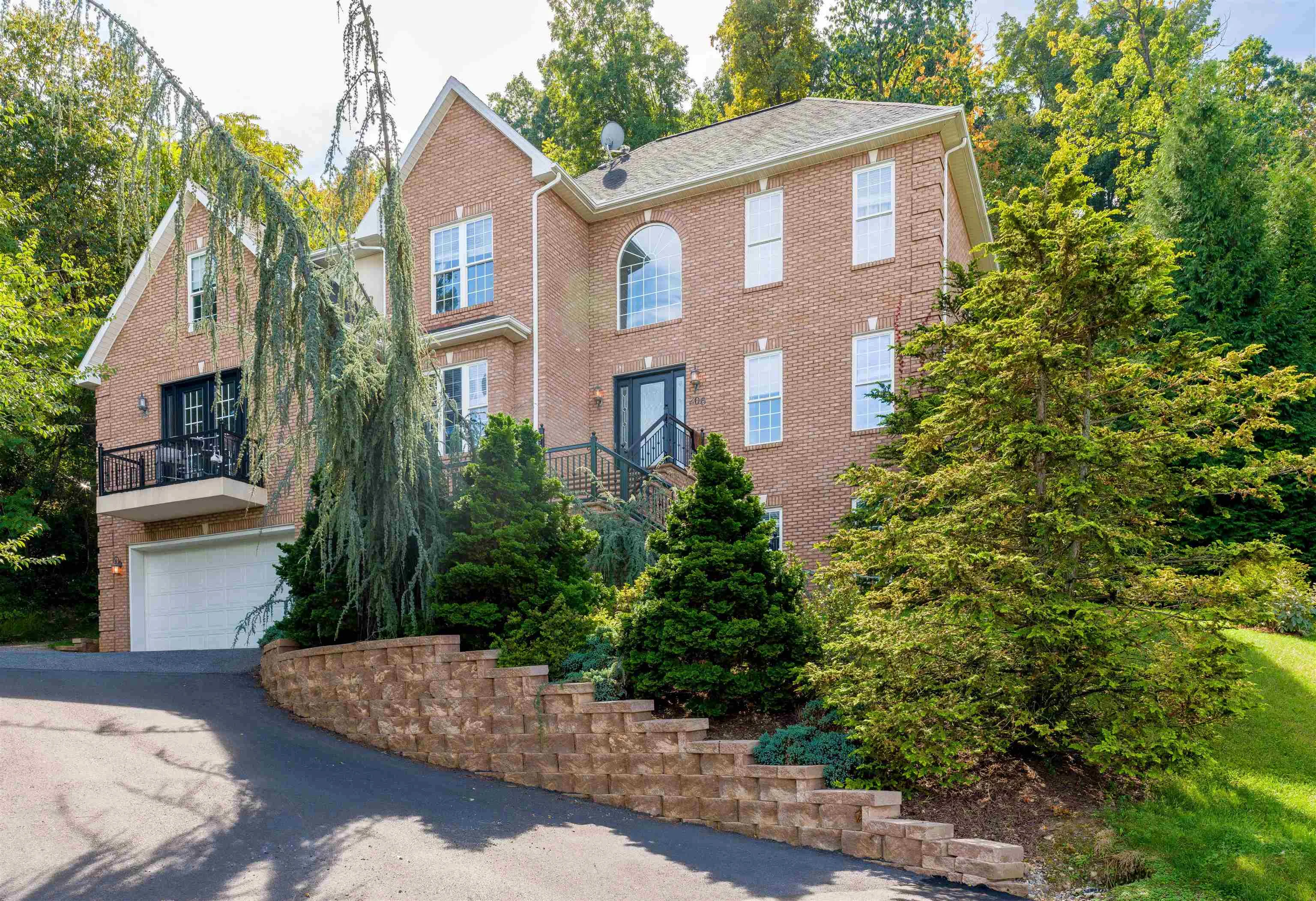 206 Blue Stone Hills Dr