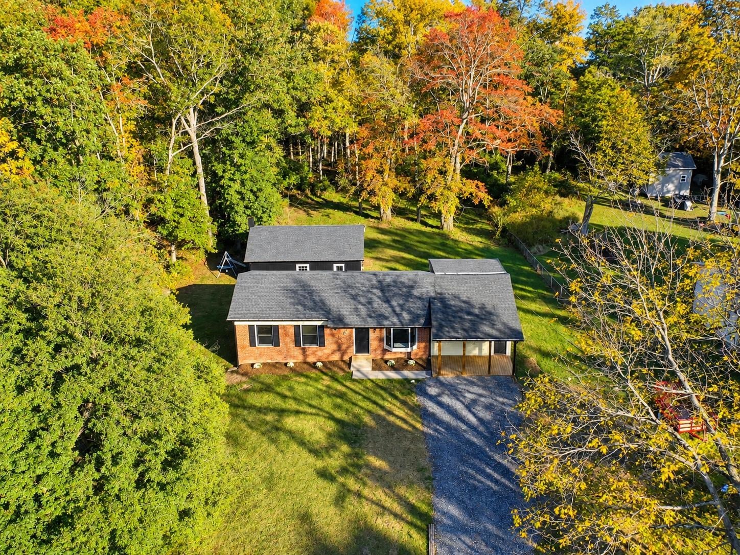 84 GREENBRIAR LN