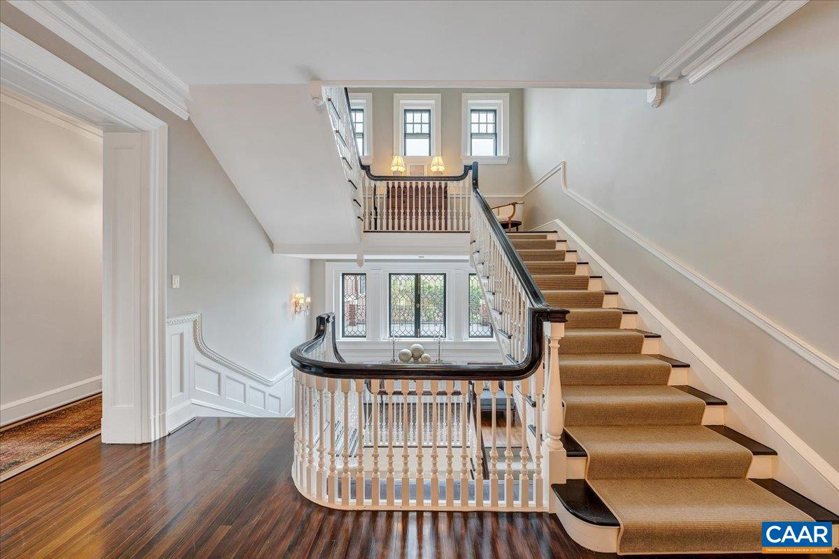 Lynchburg, Virginia 24503, United States, 7 Bedrooms Bedrooms, ,8 BathroomsBathrooms,Residential,Pending,110963