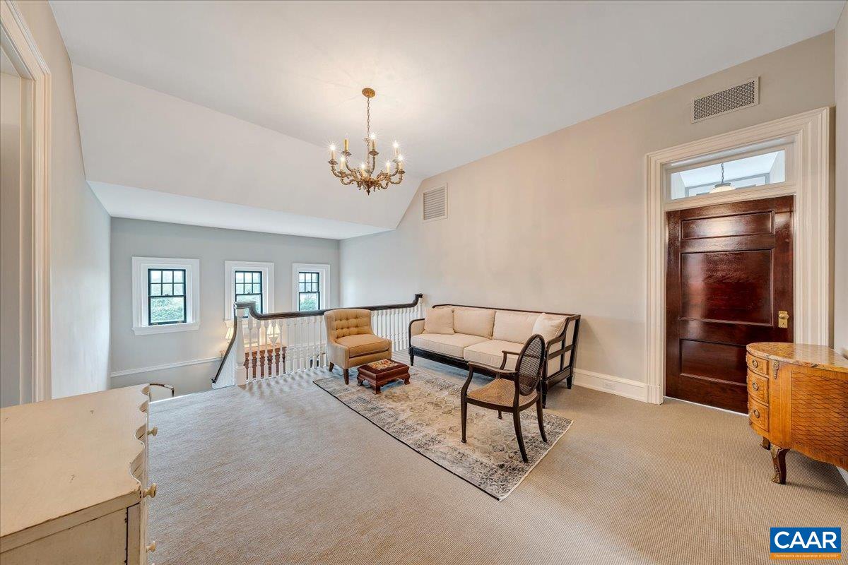 Lynchburg, Virginia 24503, United States, 7 Bedrooms Bedrooms, ,8 BathroomsBathrooms,Residential,Pending,110963