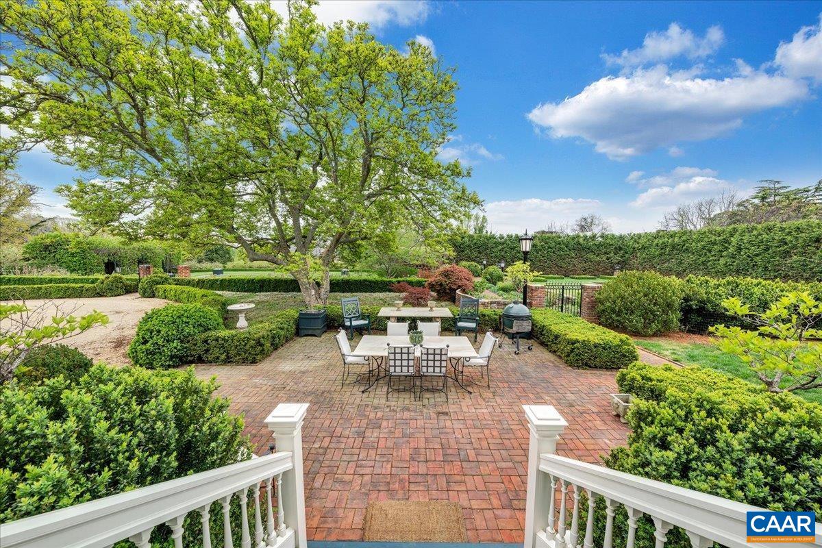 Lynchburg, Virginia 24503, United States, 7 Bedrooms Bedrooms, ,8 BathroomsBathrooms,Residential,Pending,110963