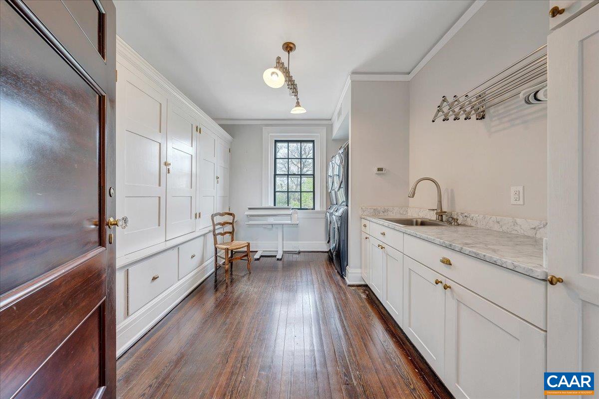 Lynchburg, Virginia 24503, United States, 7 Bedrooms Bedrooms, ,8 BathroomsBathrooms,Residential,Pending,110963