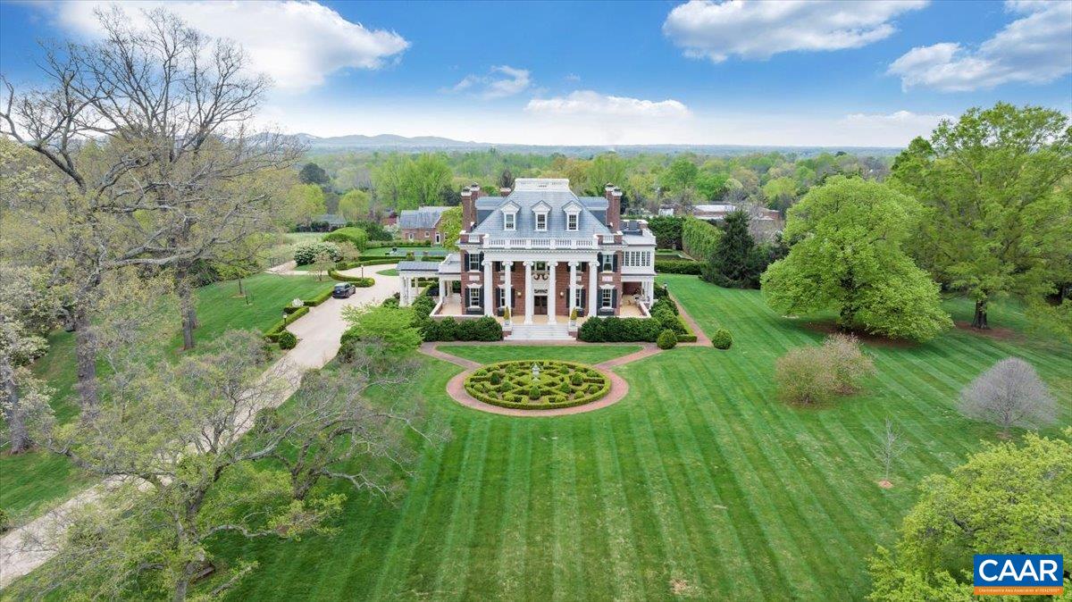 Lynchburg, Virginia 24503, United States, 7 Bedrooms Bedrooms, ,8 BathroomsBathrooms,Residential,Pending,110963