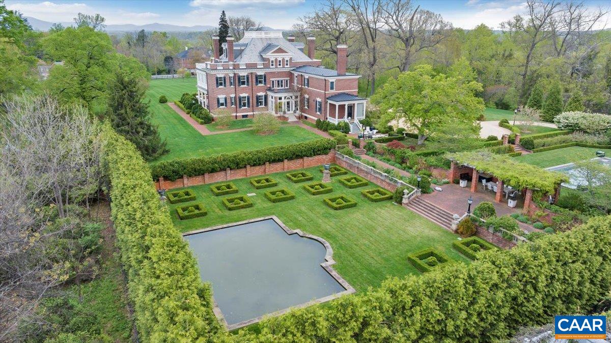 Lynchburg, Virginia 24503, United States, 7 Bedrooms Bedrooms, ,8 BathroomsBathrooms,Residential,Pending,110963