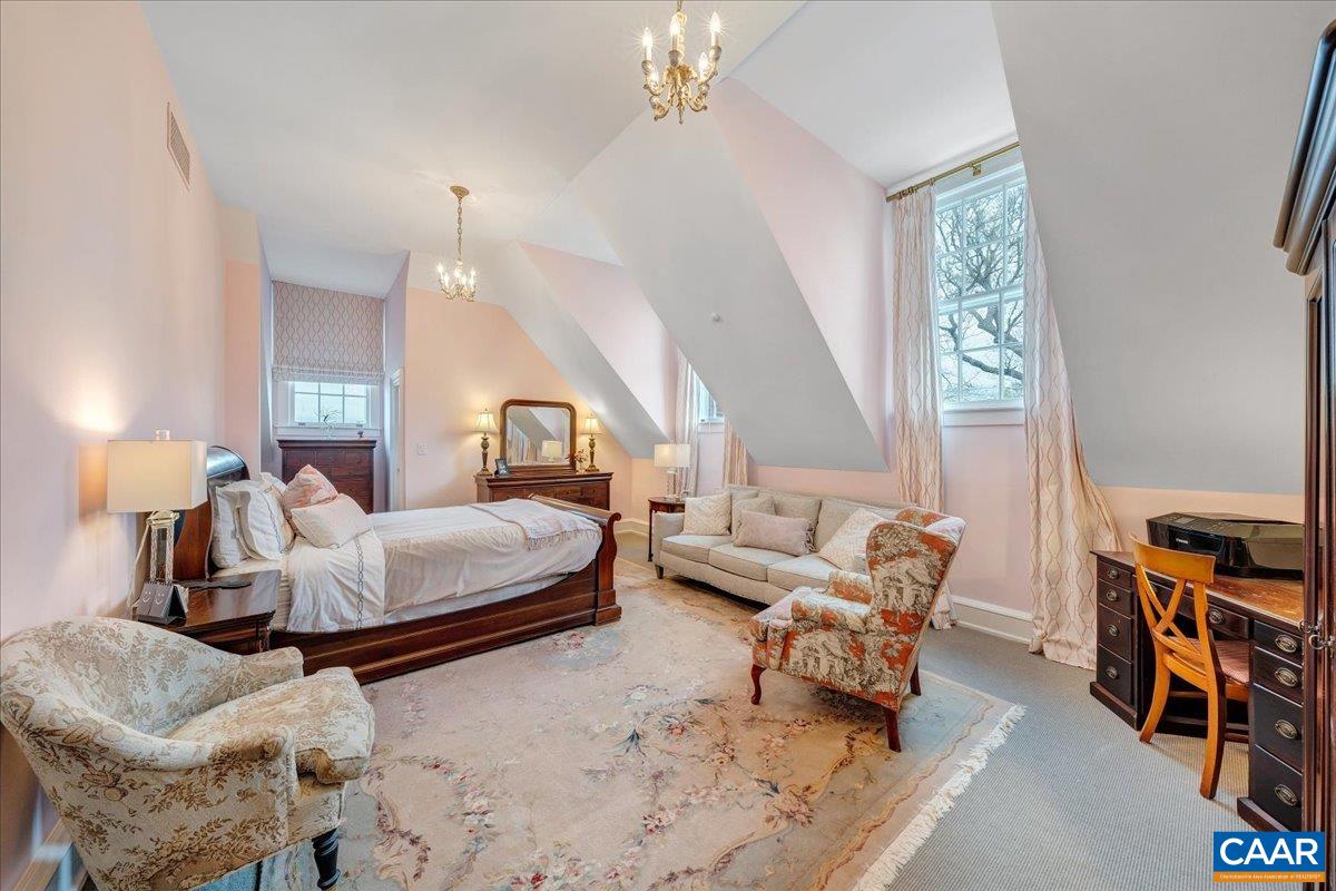 Lynchburg, Virginia 24503, United States, 7 Bedrooms Bedrooms, ,8 BathroomsBathrooms,Residential,Pending,110963