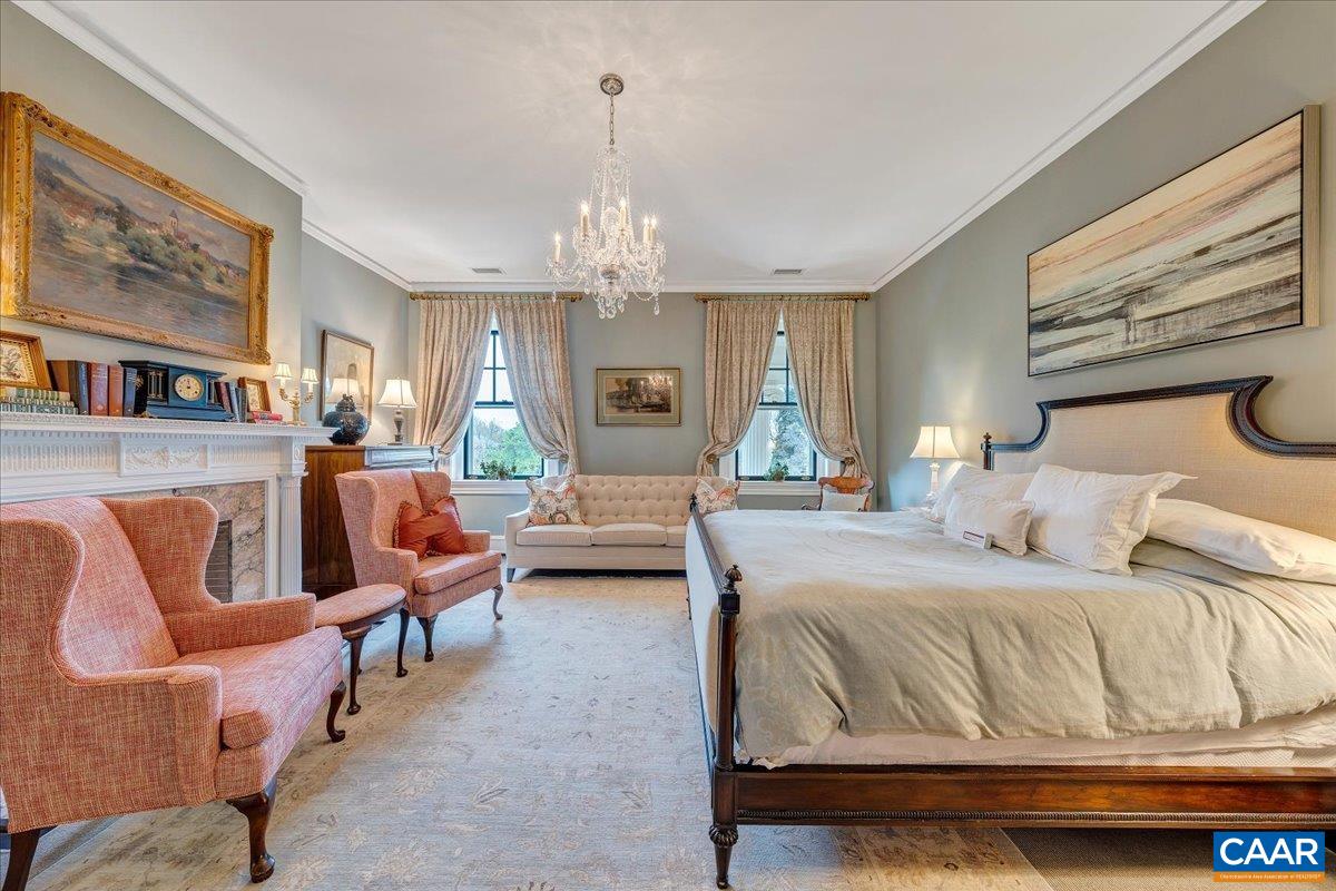 Lynchburg, Virginia 24503, United States, 7 Bedrooms Bedrooms, ,8 BathroomsBathrooms,Residential,Pending,110963