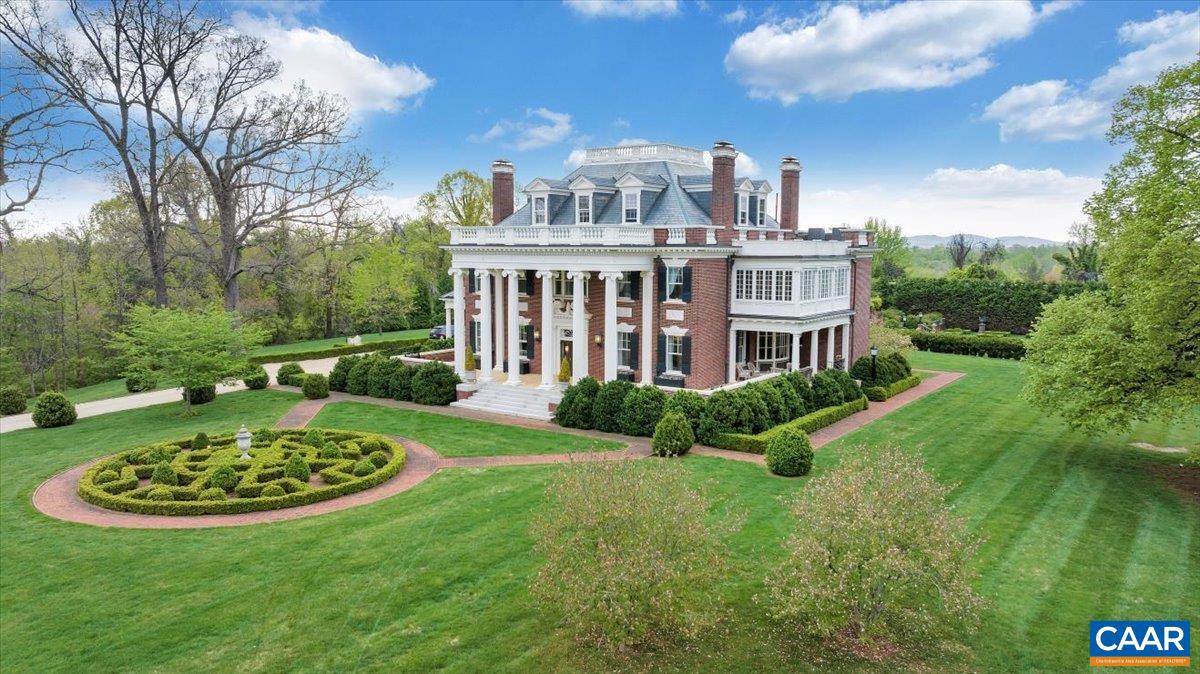 Lynchburg, Virginia 24503, United States, 7 Bedrooms Bedrooms, ,8 BathroomsBathrooms,Residential,Pending,110963