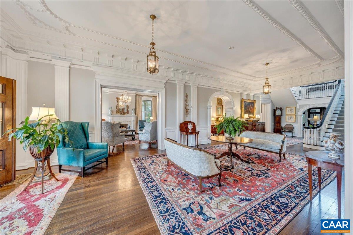 Lynchburg, Virginia 24503, United States, 7 Bedrooms Bedrooms, ,8 BathroomsBathrooms,Residential,Pending,110963