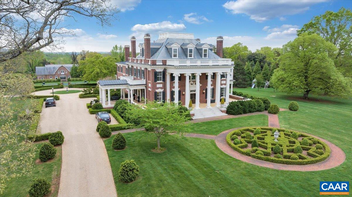 Lynchburg, Virginia 24503, United States, 7 Bedrooms Bedrooms, ,8 BathroomsBathrooms,Residential,Pending,110963