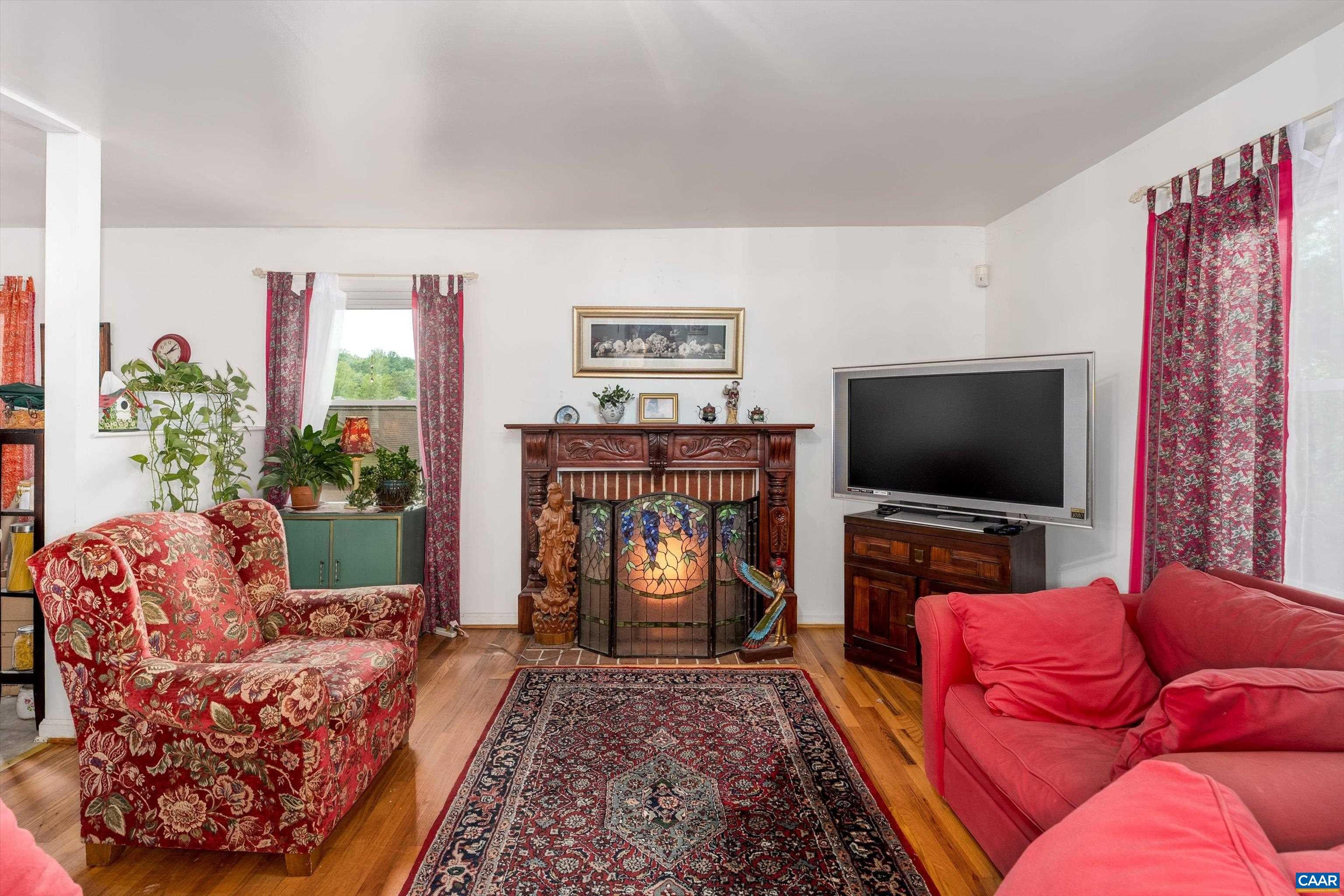 533 JESTER LN