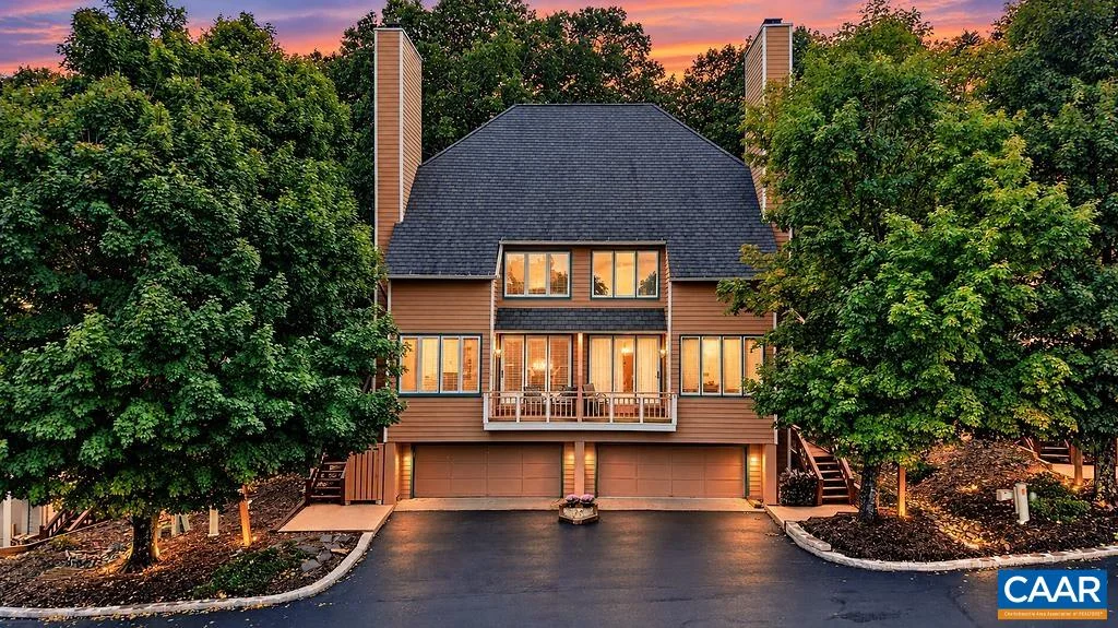 27 Briarwood Ln