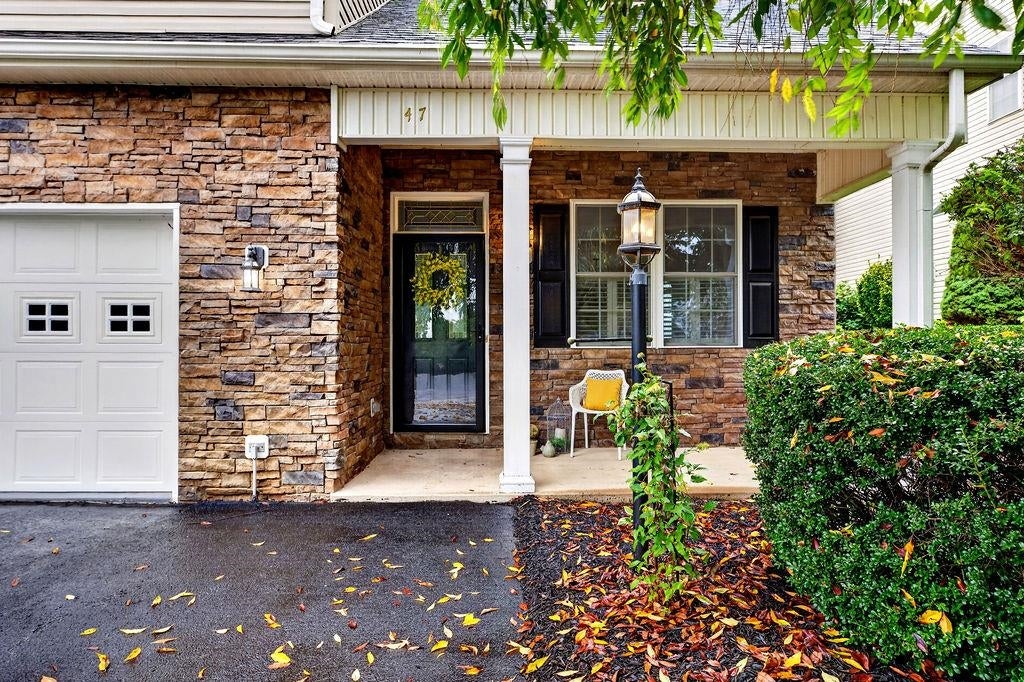 47 VILLA VIEW DR