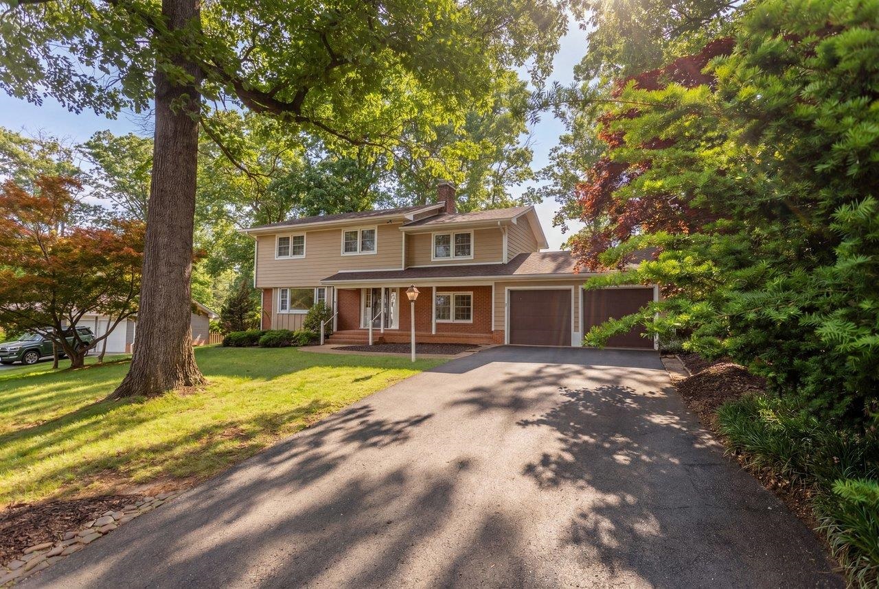 1104 RIDGEWOOD RD