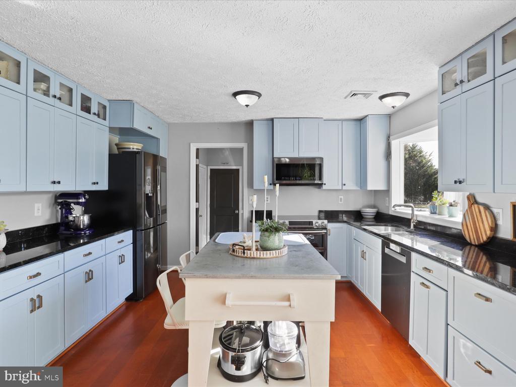 Marshall, Virginia, United States, 5 Bedrooms Bedrooms, ,3 BathroomsBathrooms,Residential,Active,237419