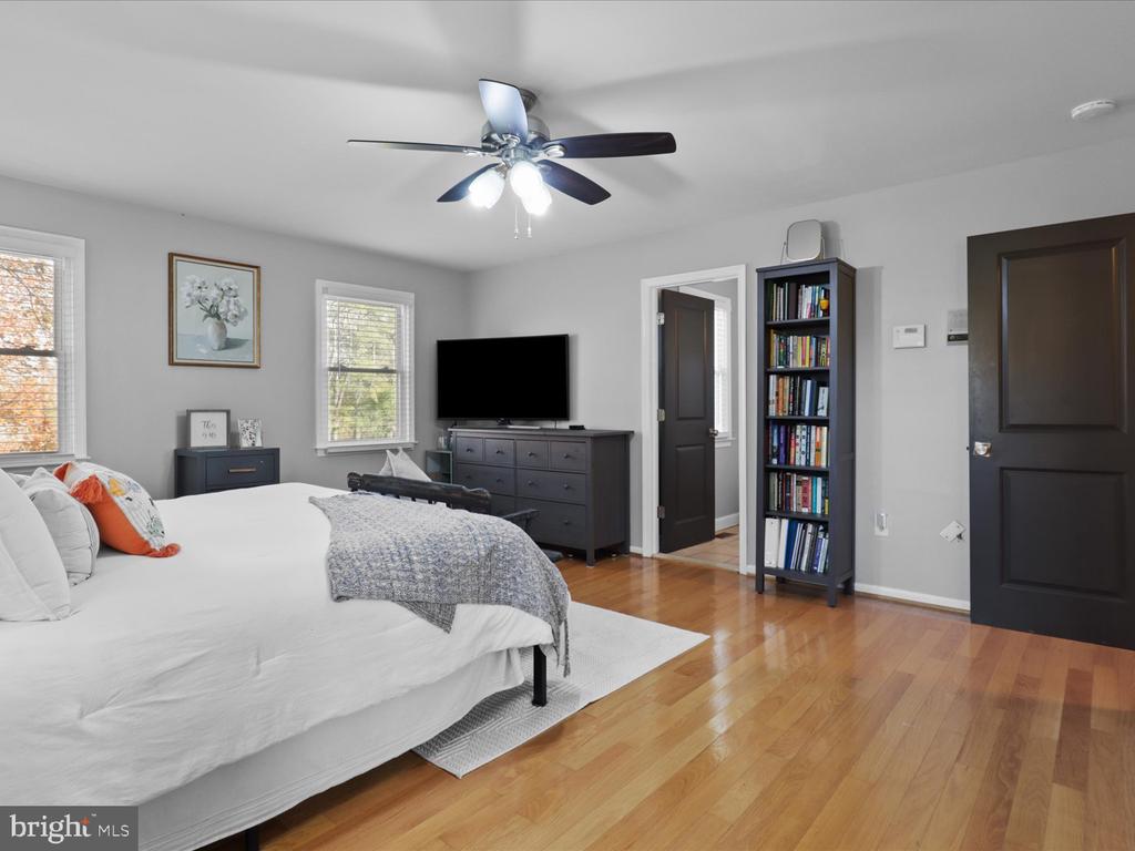 Marshall, Virginia, United States, 5 Bedrooms Bedrooms, ,3 BathroomsBathrooms,Residential,Active,237419