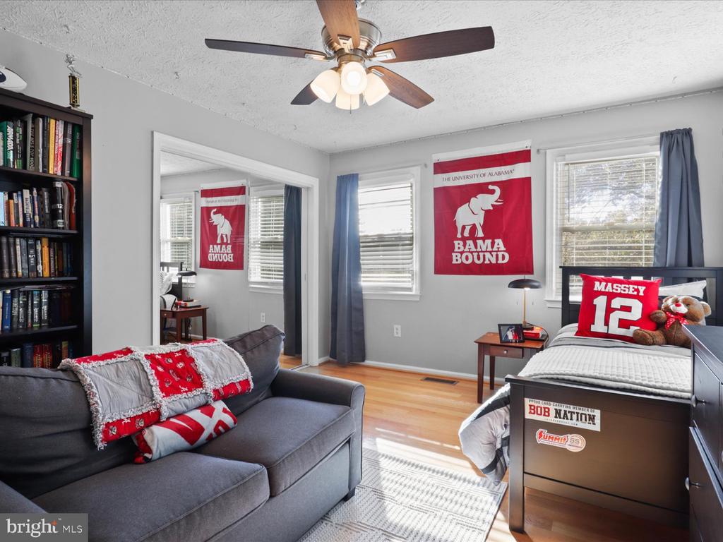 Marshall, Virginia, United States, 5 Bedrooms Bedrooms, ,3 BathroomsBathrooms,Residential,Active,237419