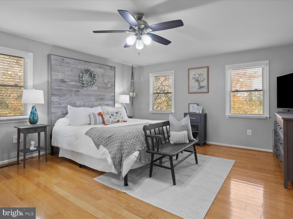 Marshall, Virginia, United States, 5 Bedrooms Bedrooms, ,3 BathroomsBathrooms,Residential,Active,237419