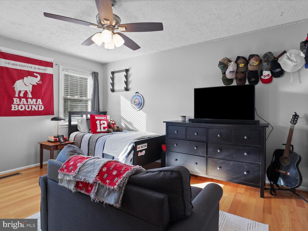 Marshall, Virginia, United States, 5 Bedrooms Bedrooms, ,3 BathroomsBathrooms,Residential,Active,237419