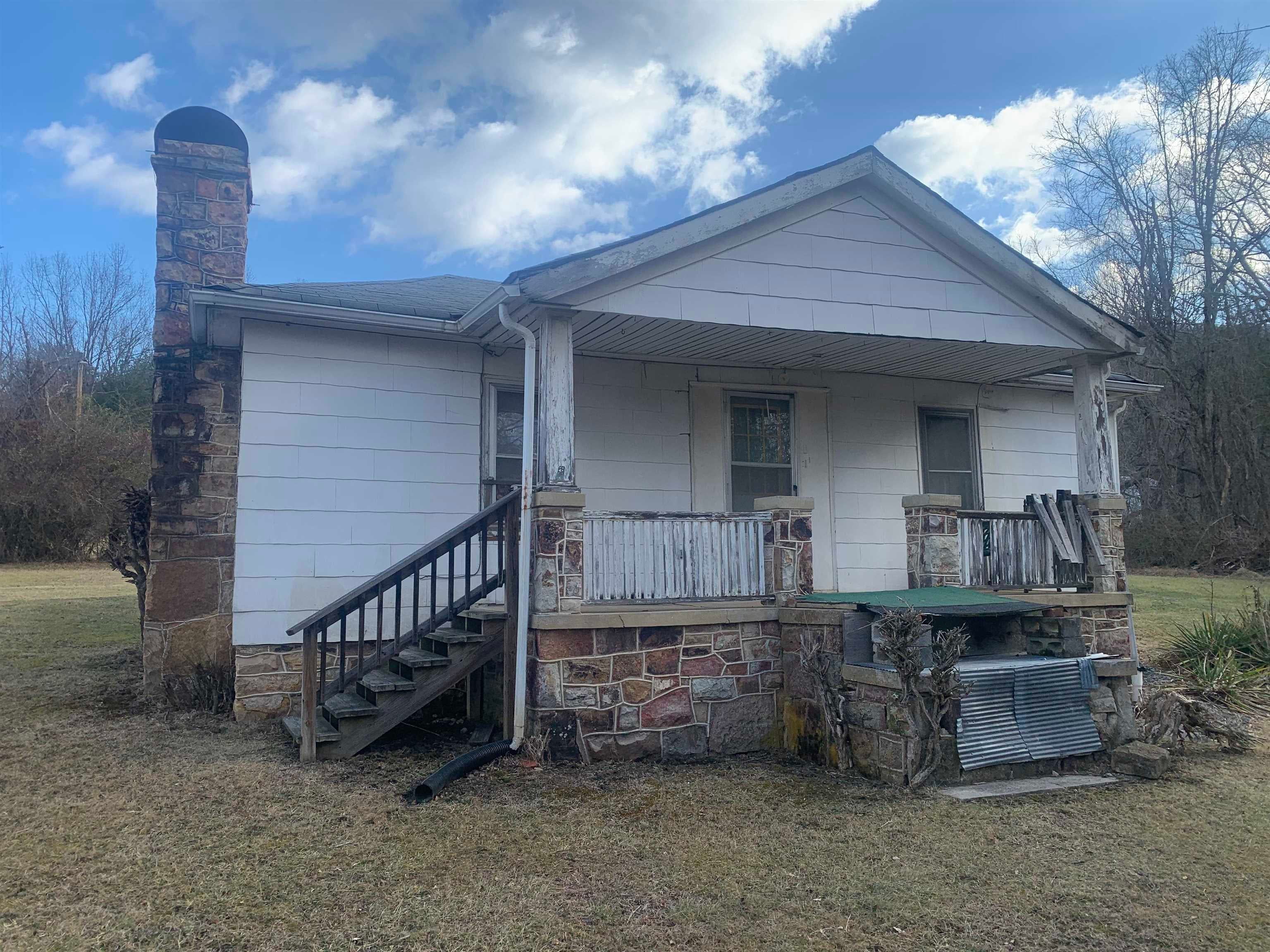 100 EDGEWOOD DR