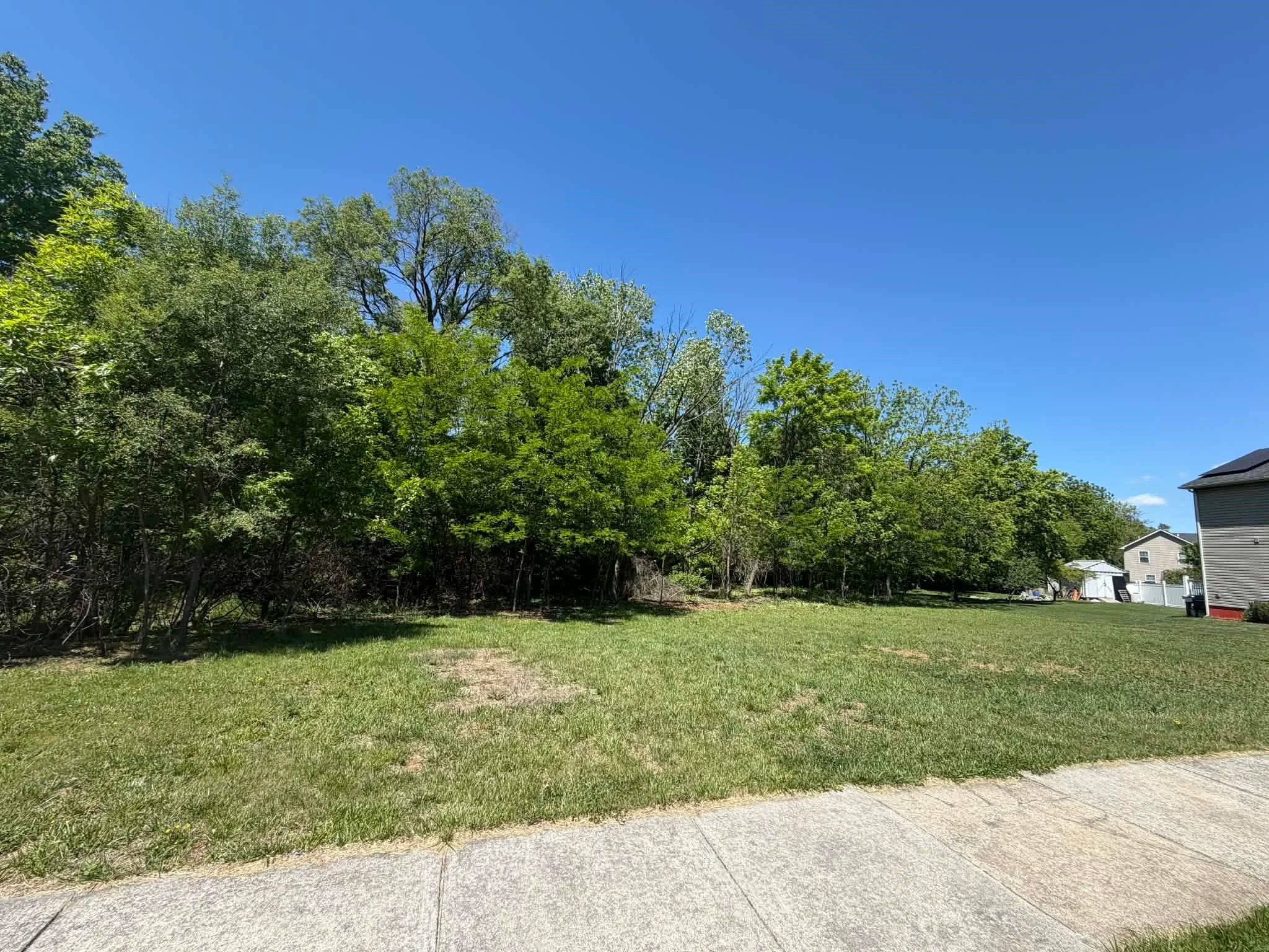 945 Drake Ln