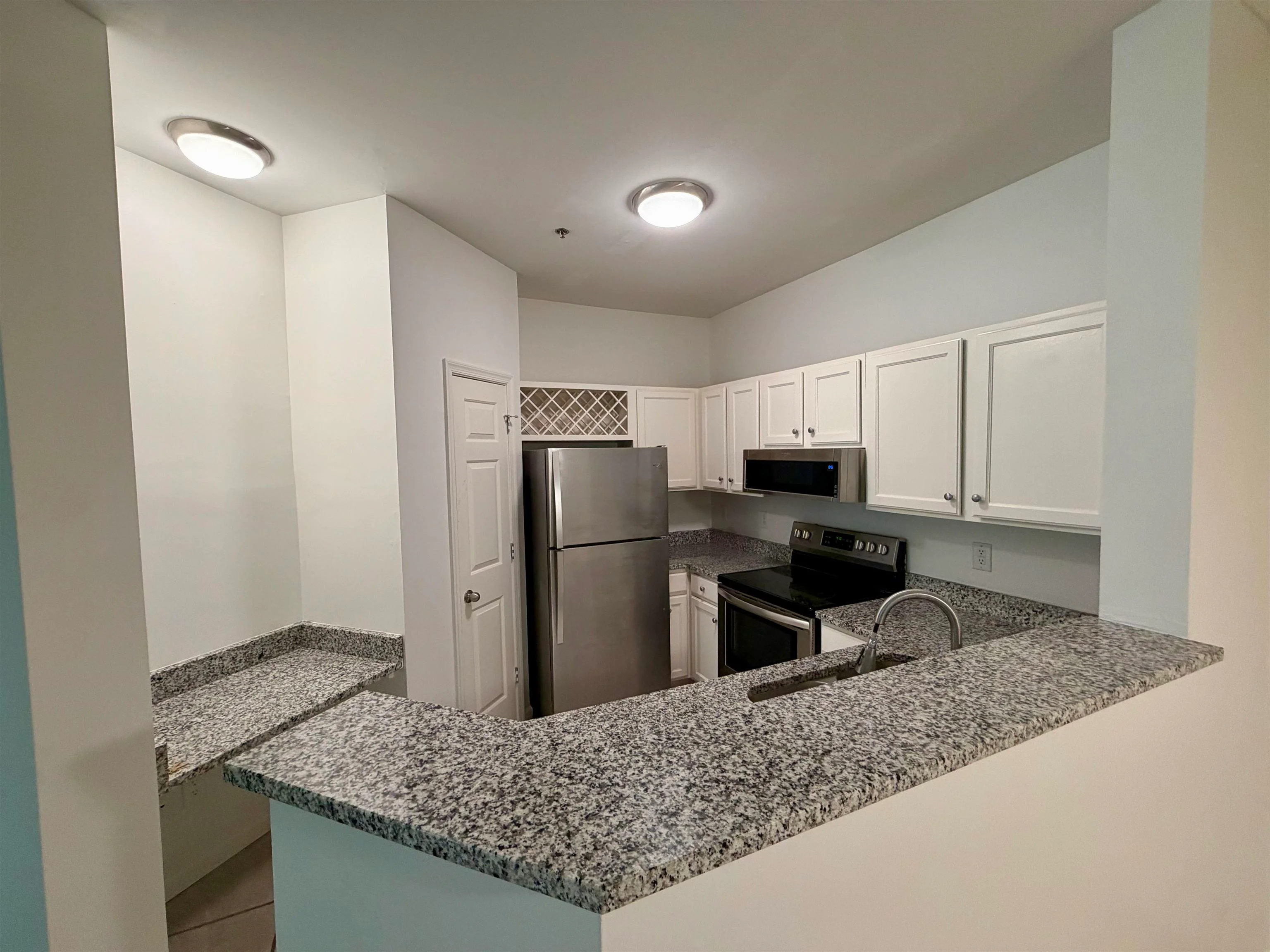 310 Riverbend Dr Unit 1E