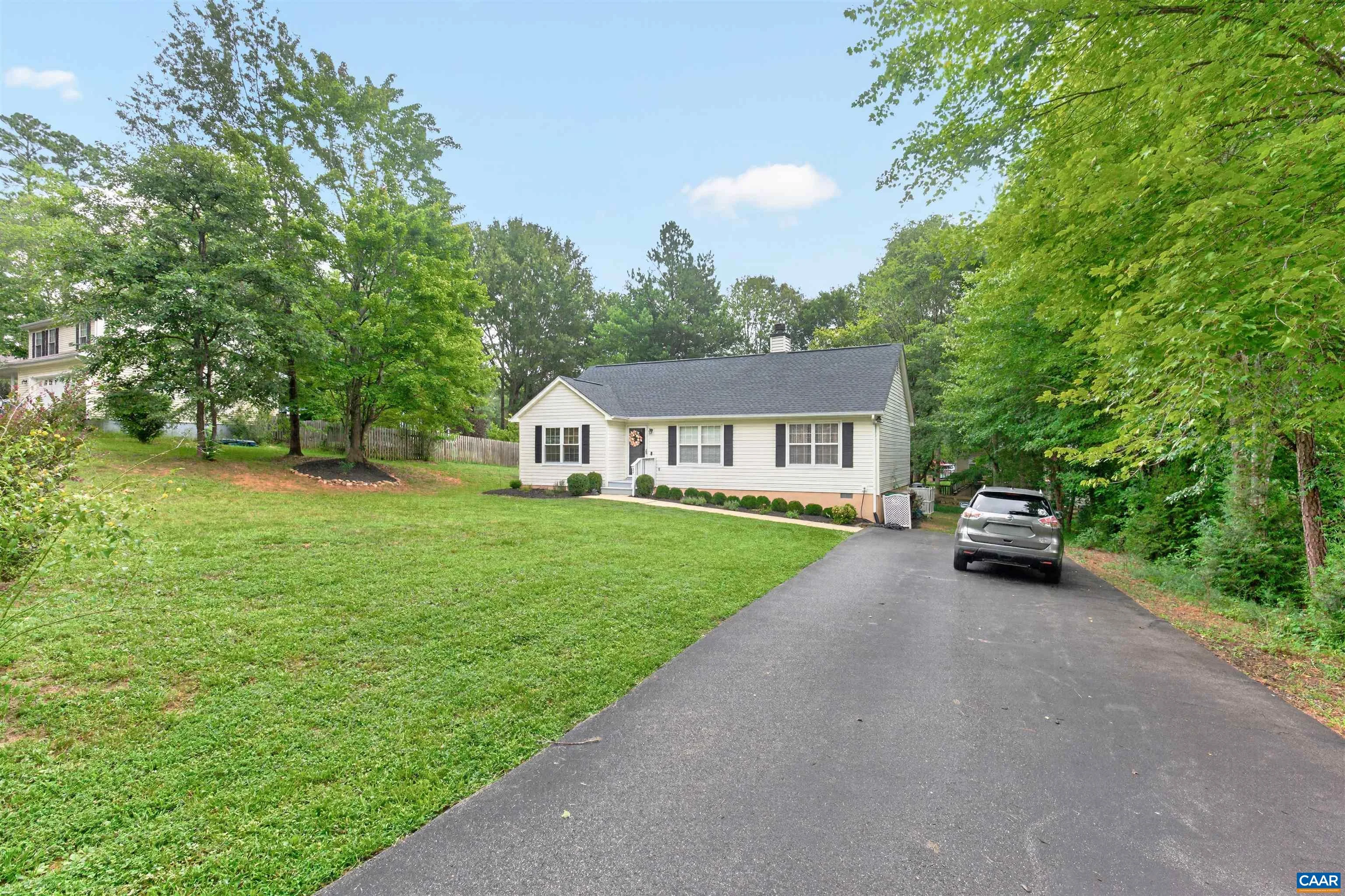 24 Lafayette Dr