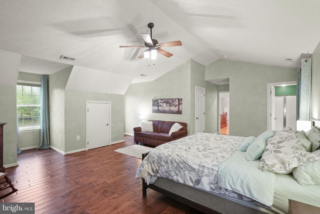 Fredericksburg, Virginia 22408, United States, 5 Bedrooms Bedrooms, ,3 BathroomsBathrooms,Residential,Pending,204287