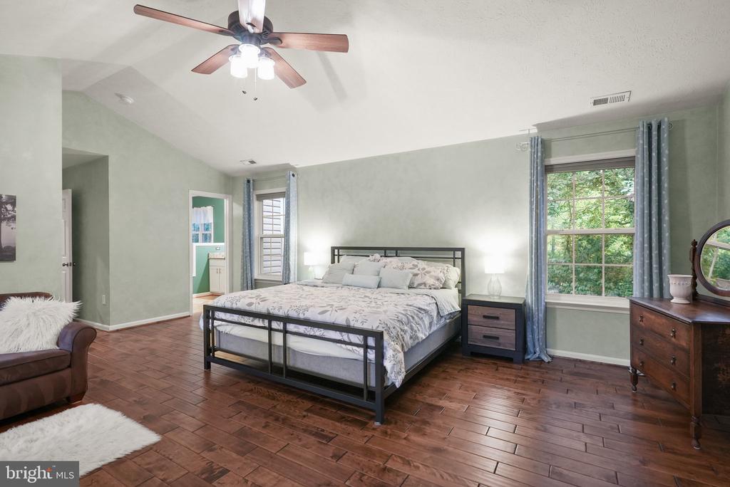 Fredericksburg, Virginia 22408, United States, 5 Bedrooms Bedrooms, ,3 BathroomsBathrooms,Residential,Pending,204287