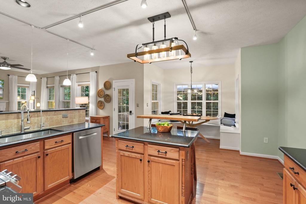 Fredericksburg, Virginia 22408, United States, 5 Bedrooms Bedrooms, ,3 BathroomsBathrooms,Residential,Pending,204287