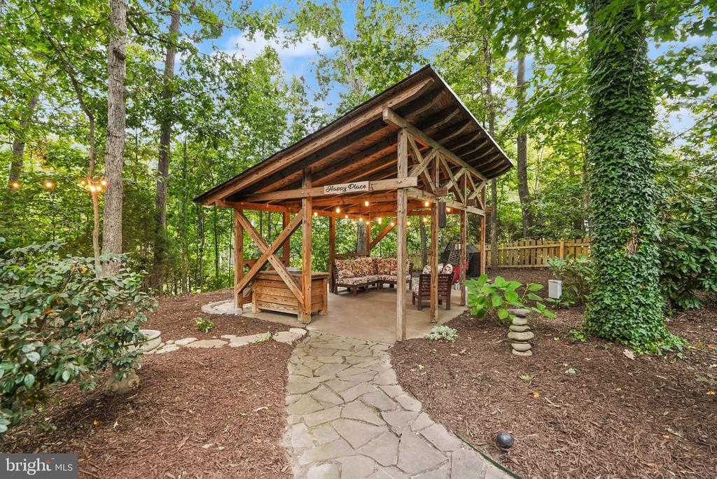 Fredericksburg, Virginia 22408, United States, 5 Bedrooms Bedrooms, ,3 BathroomsBathrooms,Residential,Pending,204287