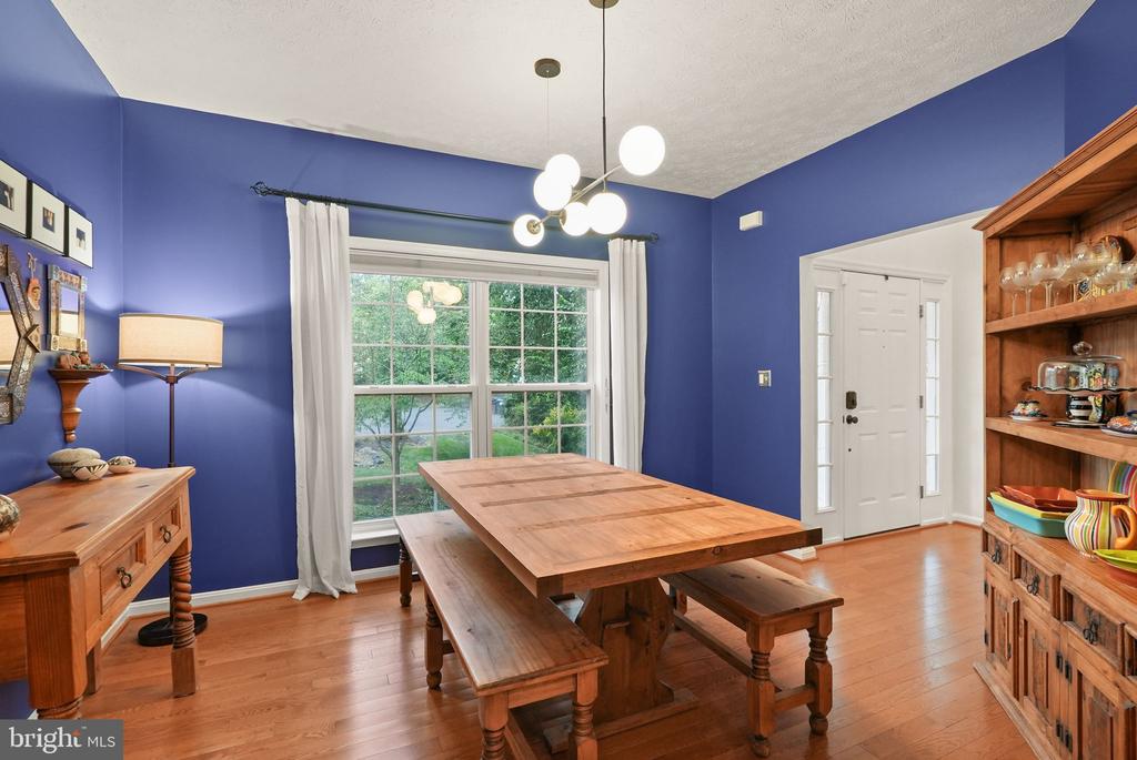 Fredericksburg, Virginia 22408, United States, 5 Bedrooms Bedrooms, ,3 BathroomsBathrooms,Residential,Pending,204287