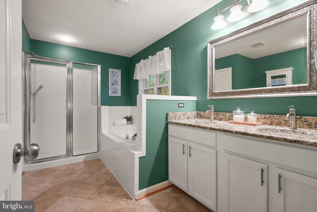 Fredericksburg, Virginia 22408, United States, 5 Bedrooms Bedrooms, ,3 BathroomsBathrooms,Residential,Pending,204287