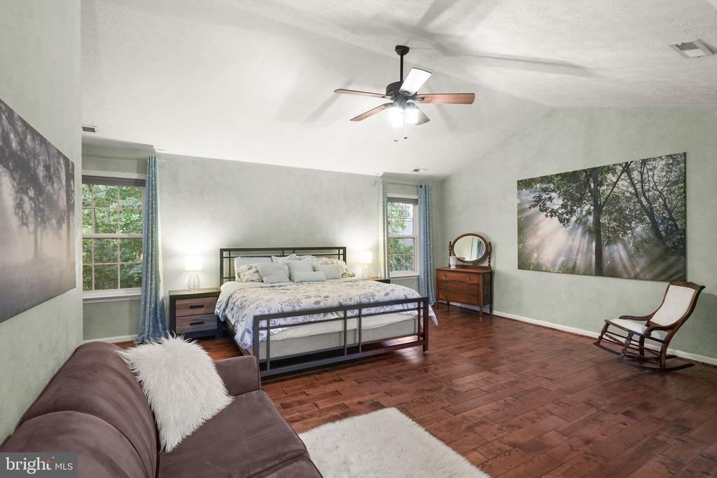 Fredericksburg, Virginia 22408, United States, 5 Bedrooms Bedrooms, ,3 BathroomsBathrooms,Residential,Pending,204287