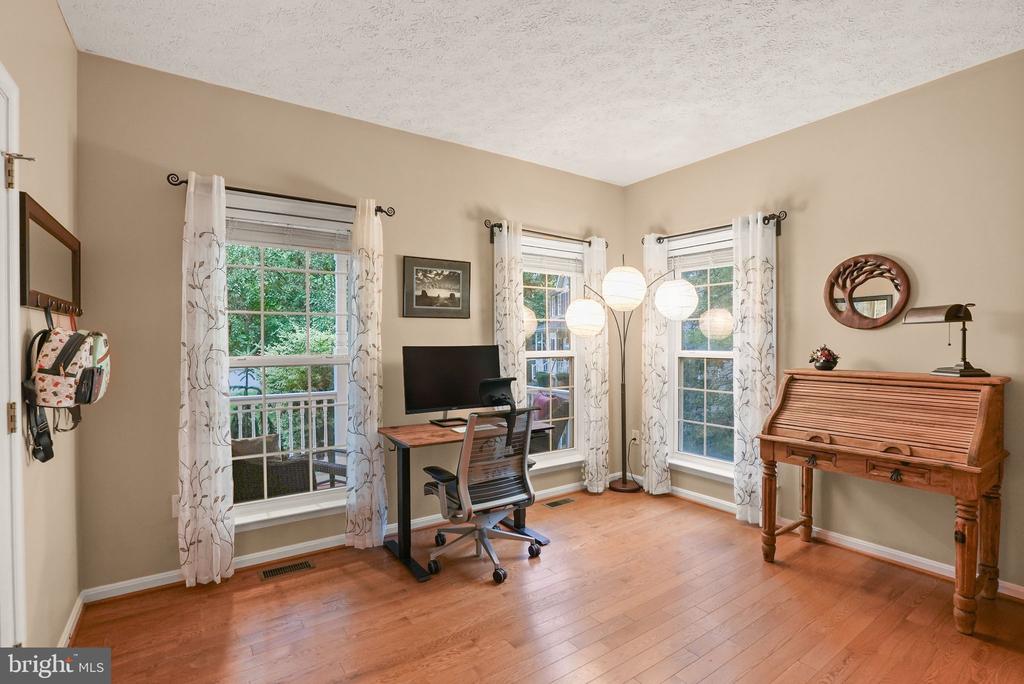 Fredericksburg, Virginia 22408, United States, 5 Bedrooms Bedrooms, ,3 BathroomsBathrooms,Residential,Pending,204287