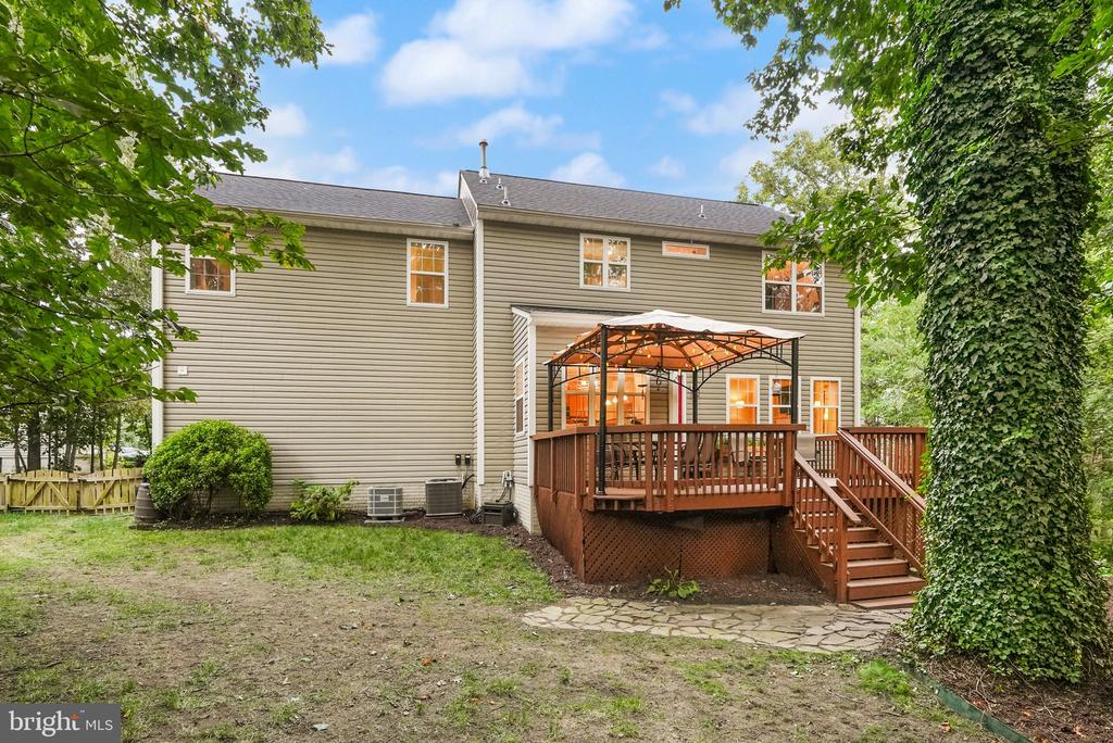 Fredericksburg, Virginia 22408, United States, 5 Bedrooms Bedrooms, ,3 BathroomsBathrooms,Residential,Pending,204287