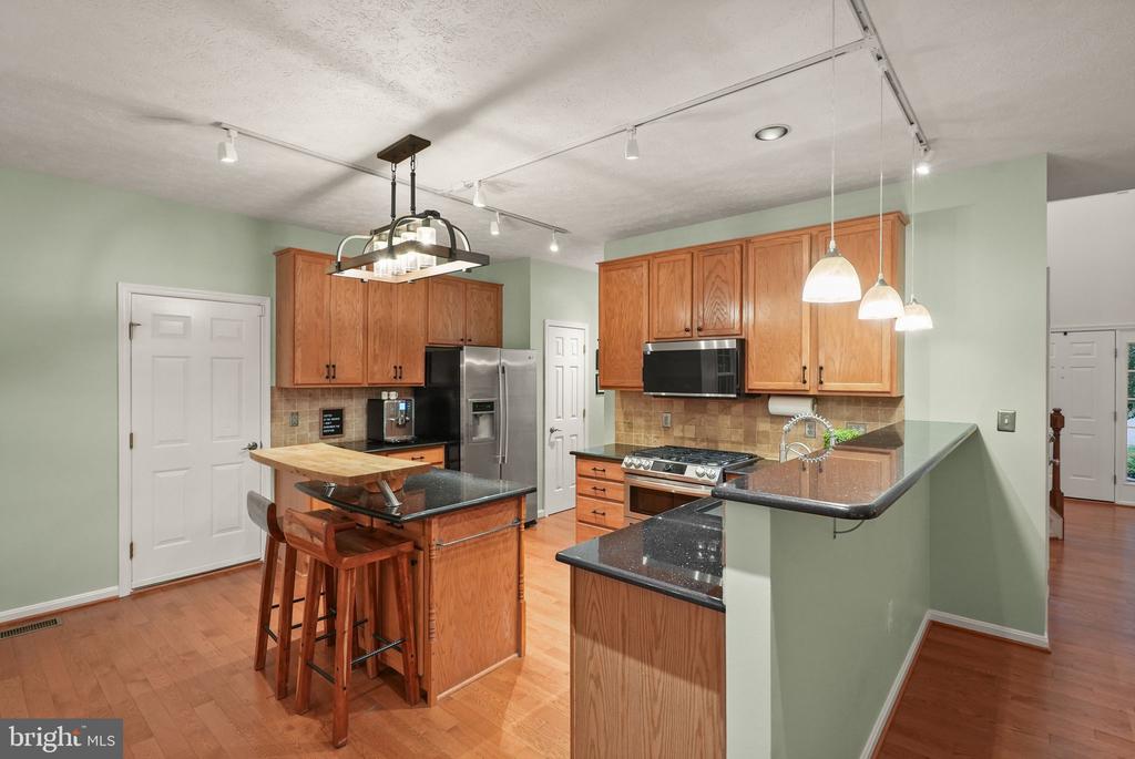 Fredericksburg, Virginia 22408, United States, 5 Bedrooms Bedrooms, ,3 BathroomsBathrooms,Residential,Pending,204287