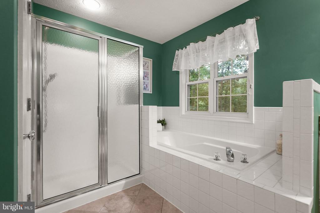 Fredericksburg, Virginia 22408, United States, 5 Bedrooms Bedrooms, ,3 BathroomsBathrooms,Residential,Pending,204287