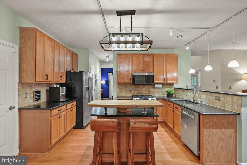 Fredericksburg, Virginia 22408, United States, 5 Bedrooms Bedrooms, ,3 BathroomsBathrooms,Residential,Pending,204287