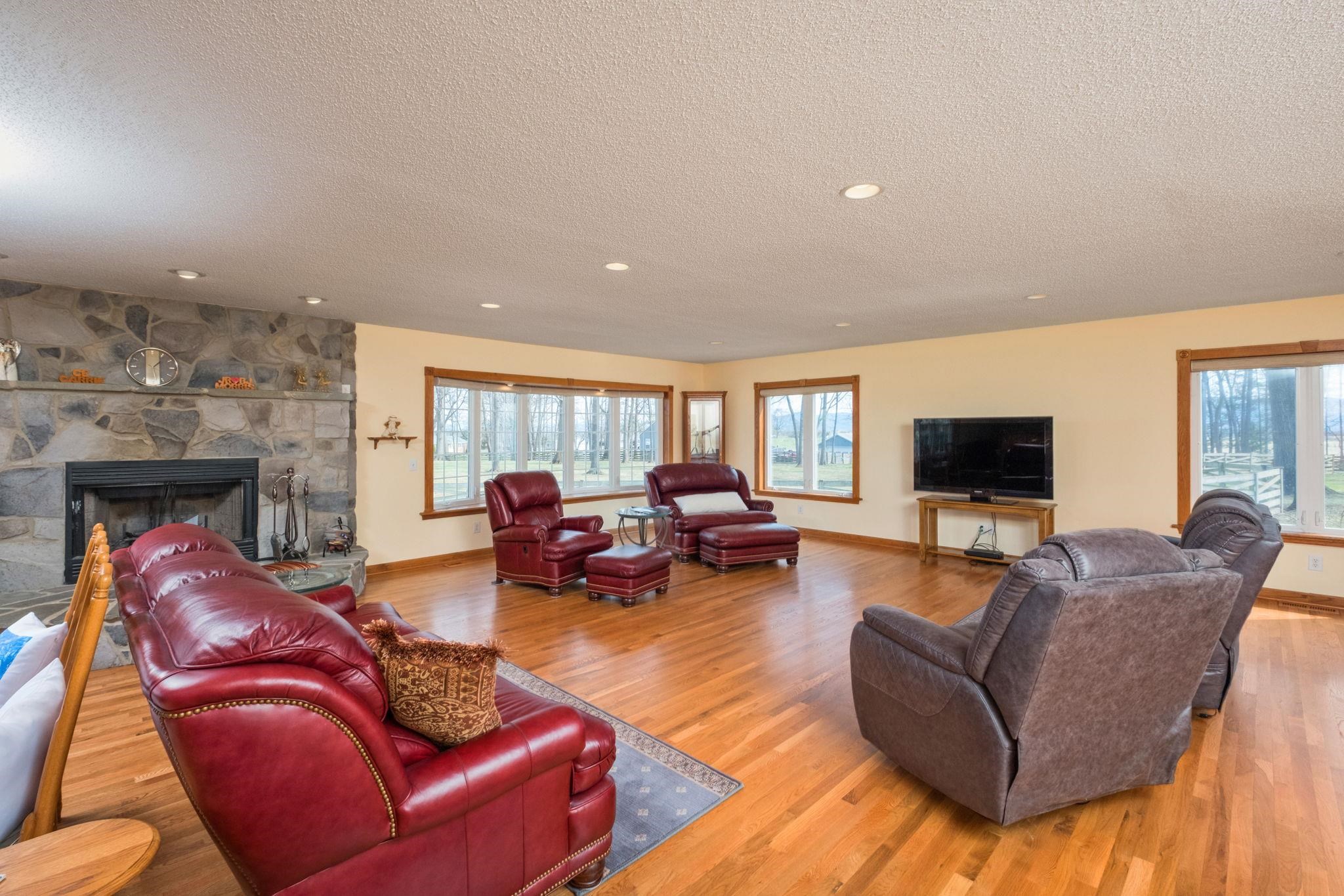 Mount Crawford, Virginia, 22841, United States, 6 Bedrooms Bedrooms, ,6 BathroomsBathrooms,Residential,Active,2029773