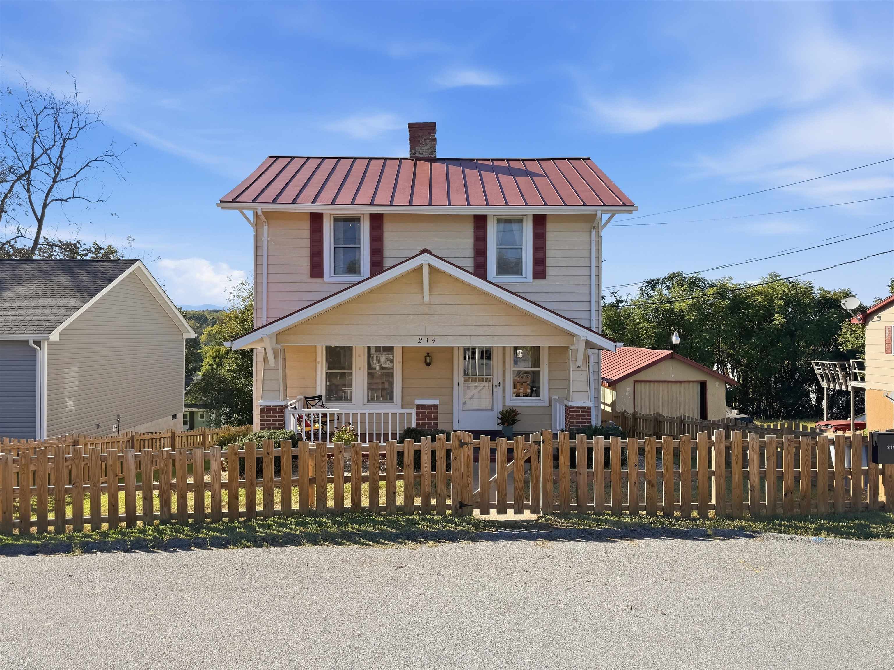 214 THOMPSON ST