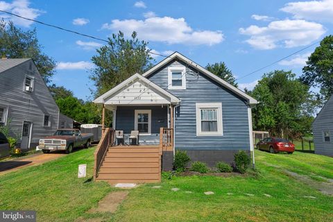 Photo of 1122 Jackson St, Culpeper, VA 22701 (MLS # VACU2011468)