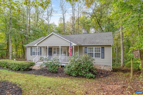 Photo of 6 Hopi Way, Palmyra, VA 22963 (MLS # 669975)
