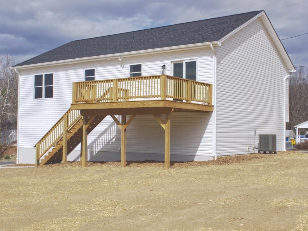 48 LOCUSTDALE LOOP