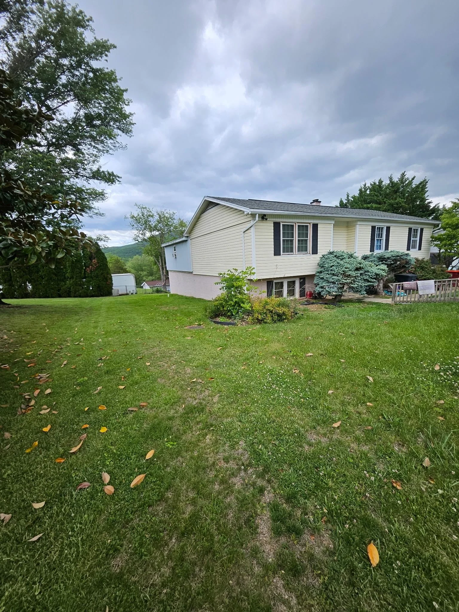 6140 Donnagail Dr W, Penn Laird, VA, 22846