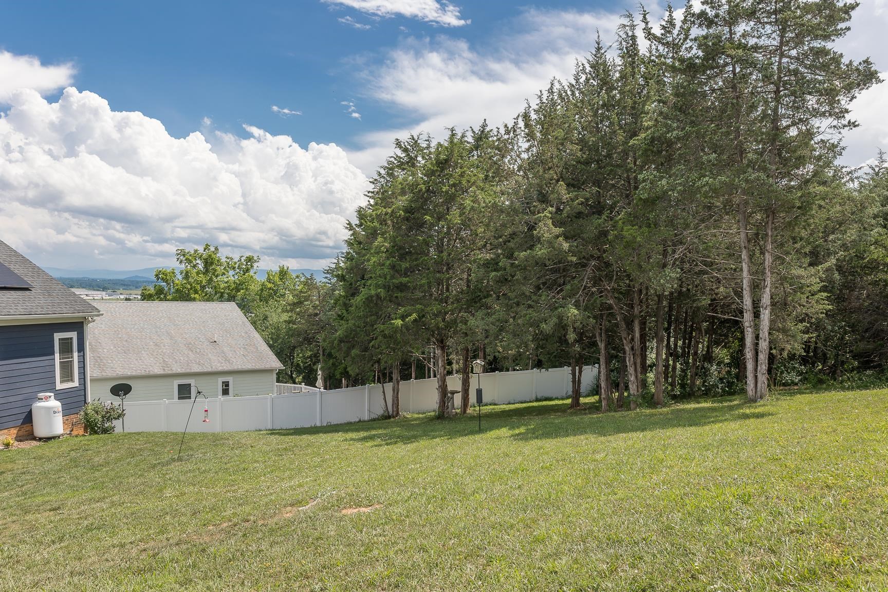 123 BEAUREGARD DR