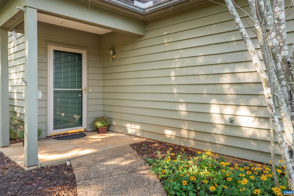 Photo of 1134 Amber Ridge Rd, Charlottesville, VA 22901 (MLS # 681757)