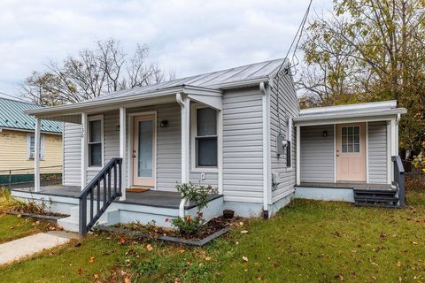 Photo of 130 Park Blvd, Staunton, VA 24401 (MLS # 670672)